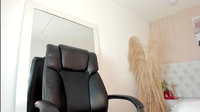 CHANELL 11INCHES online show from 03-19-25, 11:03