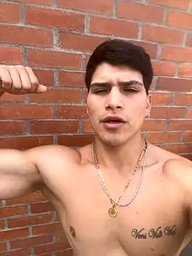 MaxxxSteil online show from 10-17-25, 01:57