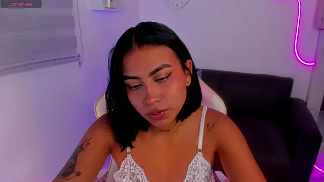 Snapshot of Ivyy_Moon_ chatting on 09-11-25, 02:11 Ivyy Moon online show from 09-11-25, 02:11