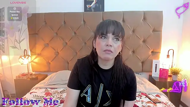 laura hotties online show from 04-10-26, 01:05