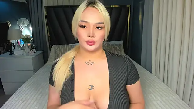 KylieSonique online show from 10-10-25, 04:33