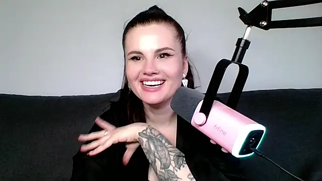 Della Ideal online show from 03-19-25, 12:12