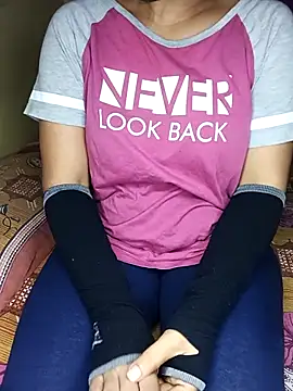 Snapshot of geetha_telugu_kan277 chatting on 09-09-25, 01:21 geetha telugu kan277 online show from 09-09-25, 01:21