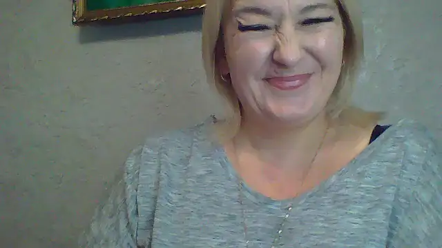 Snapshot of ArielXLoveresss chatting on 10-16-25, 03:02 ArielXLoveresss online show from 10-16-25, 03:02