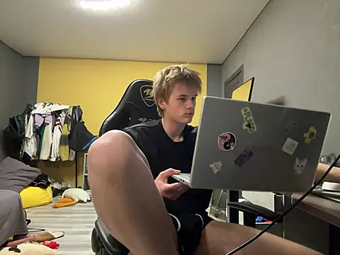 TaylerSigma online show from 02-22-25, 04:30