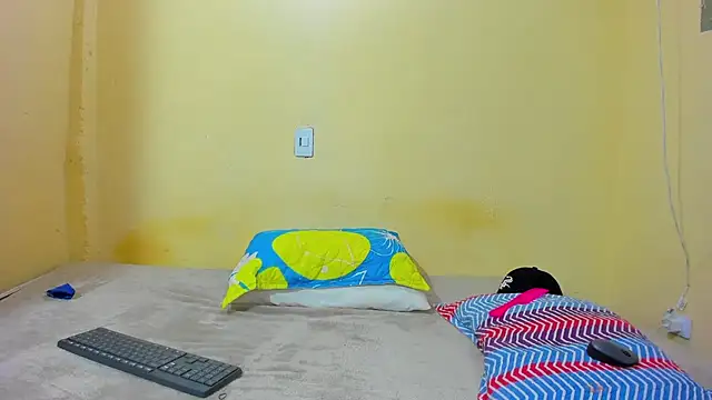 Snapshot of Ixchell_dewei chatting on 09-27-25, 07:19 Ixchell dewei online show from 09-27-25, 07:19