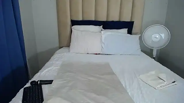 SEXYASSTINAXXX online show from 02-04-26, 06:58