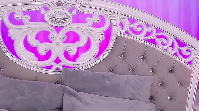 Snapshot of IvyAngel chatting on 02-25-25, 07:58 IvyAngel online show from 02-25-25, 07:58