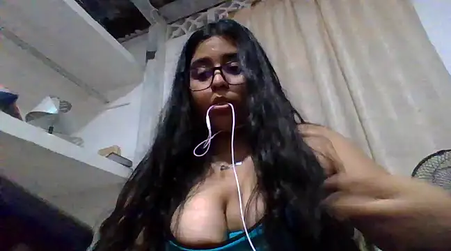 virginbrunette99 online show from 02-25-25, 06:36