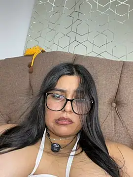 virginbrunette99 online show from 07-05-26, 05:47