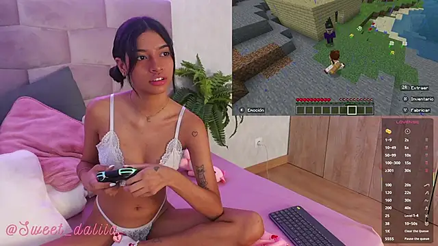 Snapshot of DaliaCruz chatting on 09-21-25, 04:47 DaliaCruz online show from 09-21-25, 04:47