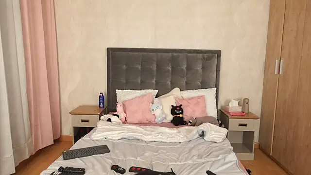 Snapshot of DaliaCruz chatting on 11-20-25, 08:52 DaliaCruz online show from 11-20-25, 08:52