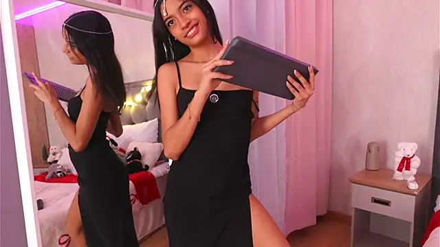 Snapshot of DaliaCruz chatting on 11-30-25, 06:12 DaliaCruz online show from 11-30-25, 06:12