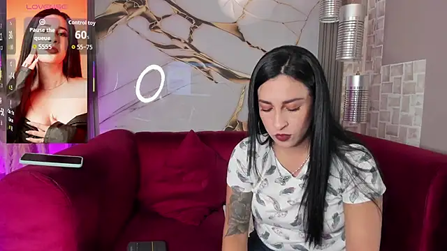 Bella williamss  online show from 11-19-25, 07:47