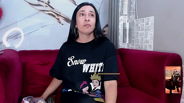 Bella williamss  online show from 04-30-26, 03:18