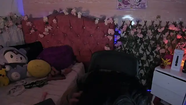 Snapshot of Minami_Nakamura chatting on 09-11-25, 04:56 Minami Nakamura online show from 09-11-25, 04:56