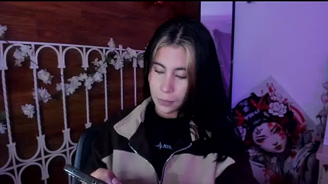 Snapshot of Minami_Nakamura chatting on 11-12-25, 12:27 Minami Nakamura online show from 11-12-25, 12:27