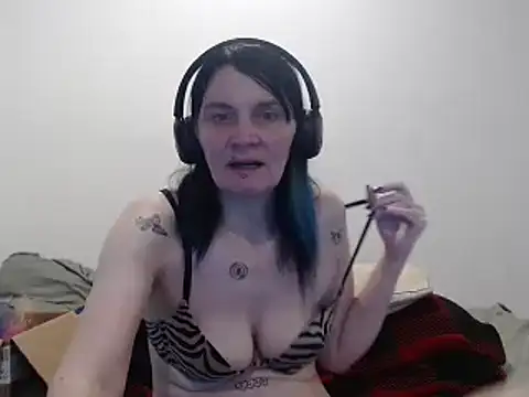 Hotmodel1984 online show from 06-03-26, 02:47