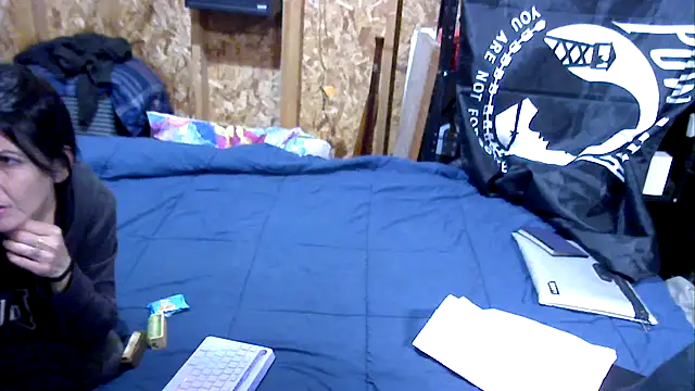 SillyRabbitz online show from 11-06-25, 03:07