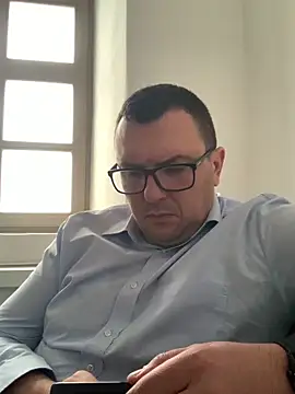 Snapshot of Mike8523 chatting on 01-06-26, 07:56 Mike8523 online show from 01-06-26, 07:56