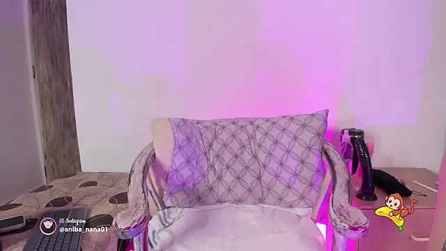 Snapshot of annabananas01 chatting on 11-03-25, 10:21 annabananas01 online show from 11-03-25, 10:21