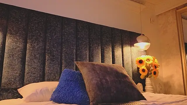 Ariannaa Suarez1 online show from 03-18-26, 07:39