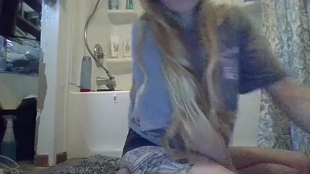 Snapshot of qtkayyzzxoxo chatting on 03-05-25, 05:29 qtkayyzzxoxo online show from 03-05-25, 05:29