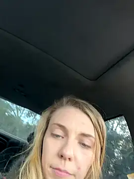 Snapshot of qtkayyzzxoxo chatting on 10-21-25, 10:10 qtkayyzzxoxo online show from 10-21-25, 10:10