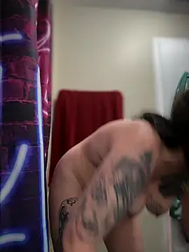 Snapshot of NaughtyLittleVeteran chatting on 03-05-25, 01:17 NaughtyLittleVeteran online show from 03-05-25, 01:17