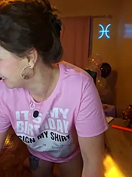 Snapshot of NaughtyLittleVeteran chatting on 03-13-25, 07:09 NaughtyLittleVeteran online show from 03-13-25, 07:09