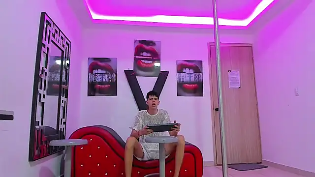 KING OFF BOYS online show from 10-04-25, 01:09