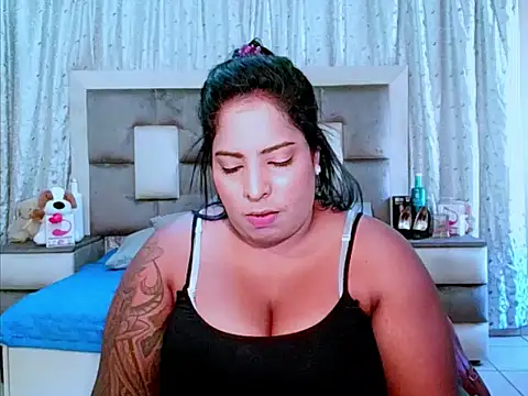 Snapshot of indiantopaz694u chatting on 03-08-25, 08:33 indiantopaz694u online show from 03-08-25, 08:33