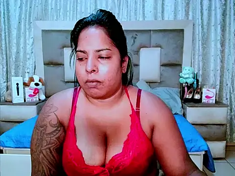 Snapshot of indiantopaz694u chatting on 03-19-25, 03:52 indiantopaz694u online show from 03-19-25, 03:52