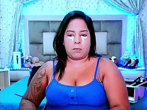 Snapshot of indiantopaz694u chatting on 09-09-25, 04:01 indiantopaz694u online show from 09-09-25, 04:01