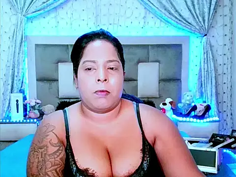 Snapshot of indiantopaz694u chatting on 09-11-25, 04:23 indiantopaz694u online show from 09-11-25, 04:23