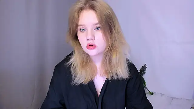 Snapshot of LaseyMoon chatting on 03-10-25, 01:12 LaseyMoon online show from 03-10-25, 01:12