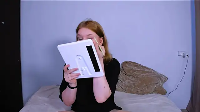 Snapshot of LaseyMoon chatting on 09-09-25, 02:00 LaseyMoon online show from 09-09-25, 02:00