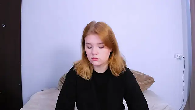 Snapshot of LaseyMoon chatting on 09-10-25, 01:27 LaseyMoon online show from 09-10-25, 01:27