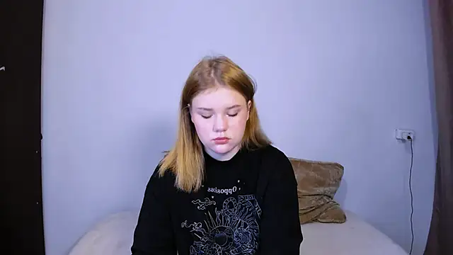 Snapshot of LaseyMoon chatting on 09-29-25, 11:26 LaseyMoon online show from 09-29-25, 11:26