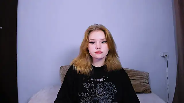 Snapshot of LaseyMoon chatting on 09-30-25, 11:10 LaseyMoon online show from 09-30-25, 11:10