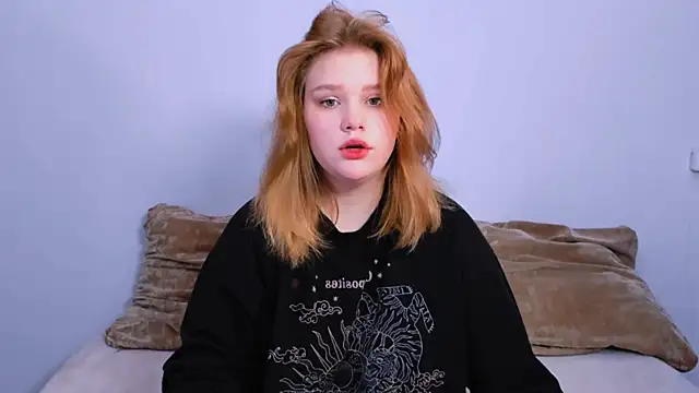 Snapshot of LaseyMoon chatting on 10-02-25, 01:12 LaseyMoon online show from 10-02-25, 01:12