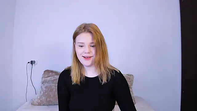 Snapshot of LaseyMoon chatting on 10-23-25, 10:41 LaseyMoon online show from 10-23-25, 10:41