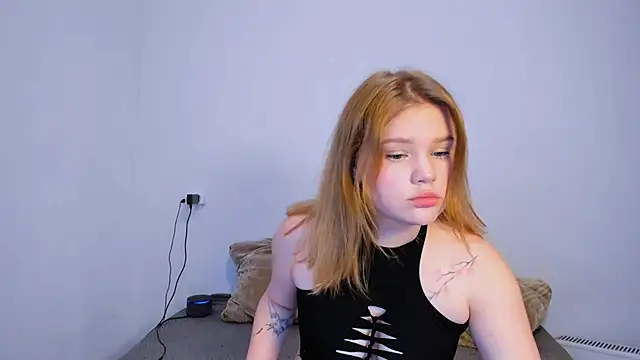 Snapshot of LaseyMoon chatting on 11-02-25, 06:05 LaseyMoon online show from 11-02-25, 06:05