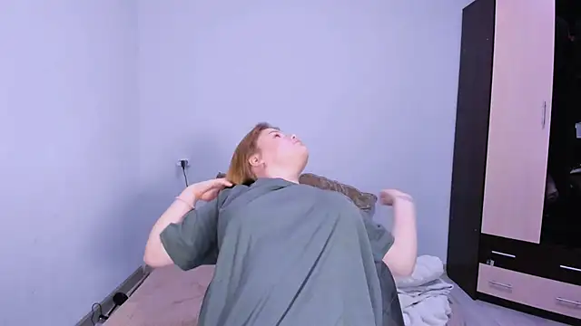 Snapshot of LaseyMoon chatting on 11-10-25, 01:37 LaseyMoon online show from 11-10-25, 01:37