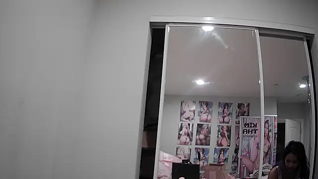 Snapshot of princesskimamii chatting on 10-29-25, 03:42 princesskimamii online show from 10-29-25, 03:42