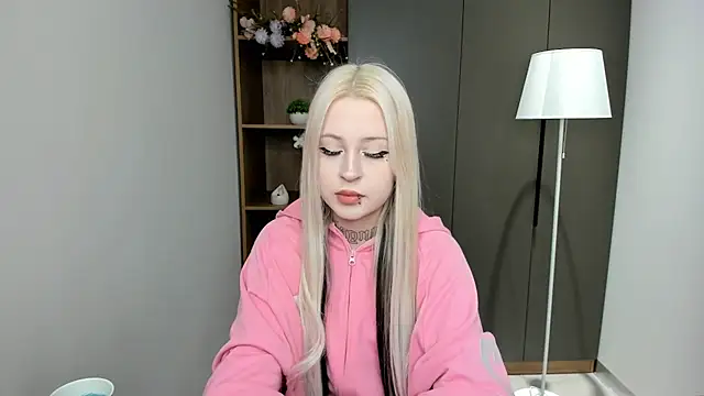 Snapshot of JoanColdwell chatting on 02-27-25, 05:02 JoanColdwell online show from 02-27-25, 05:02