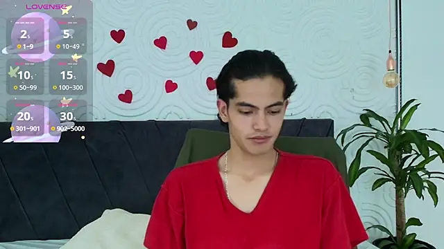 Snapshot of Maximoherrera_16 chatting on 04-15-26, 04:36 Maximoherrera 16 online show from 04-15-26, 04:36