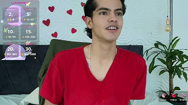Snapshot of Maximoherrera_16 chatting on 04-18-26, 01:26 Maximoherrera 16 online show from 04-18-26, 01:26