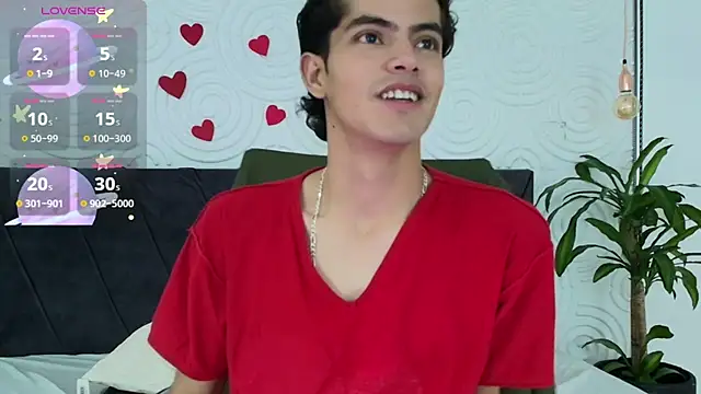 Snapshot of Maximoherrera_16 chatting on 04-21-26, 02:34 Maximoherrera 16 online show from 04-21-26, 02:34