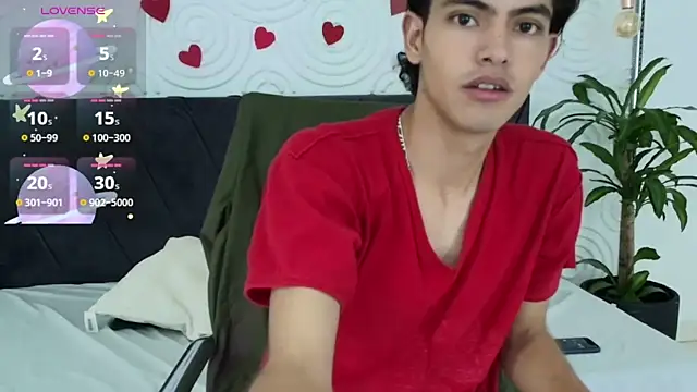 Snapshot of Maximoherrera_16 chatting on 05-13-26, 12:13 Maximoherrera 16 online show from 05-13-26, 12:13